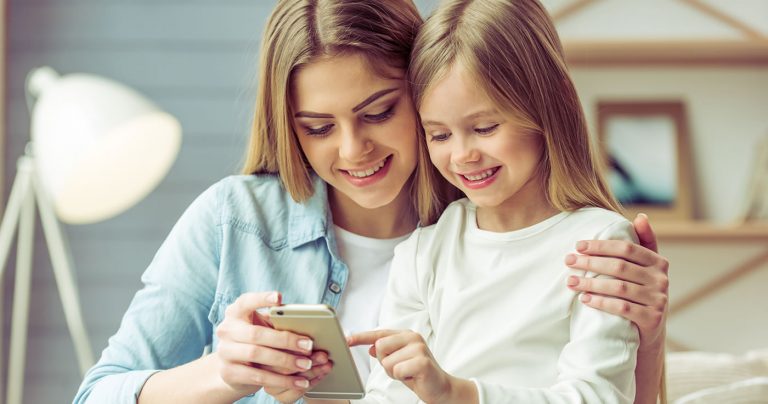 Online-FreundInnen: Worauf Eltern achten sollten