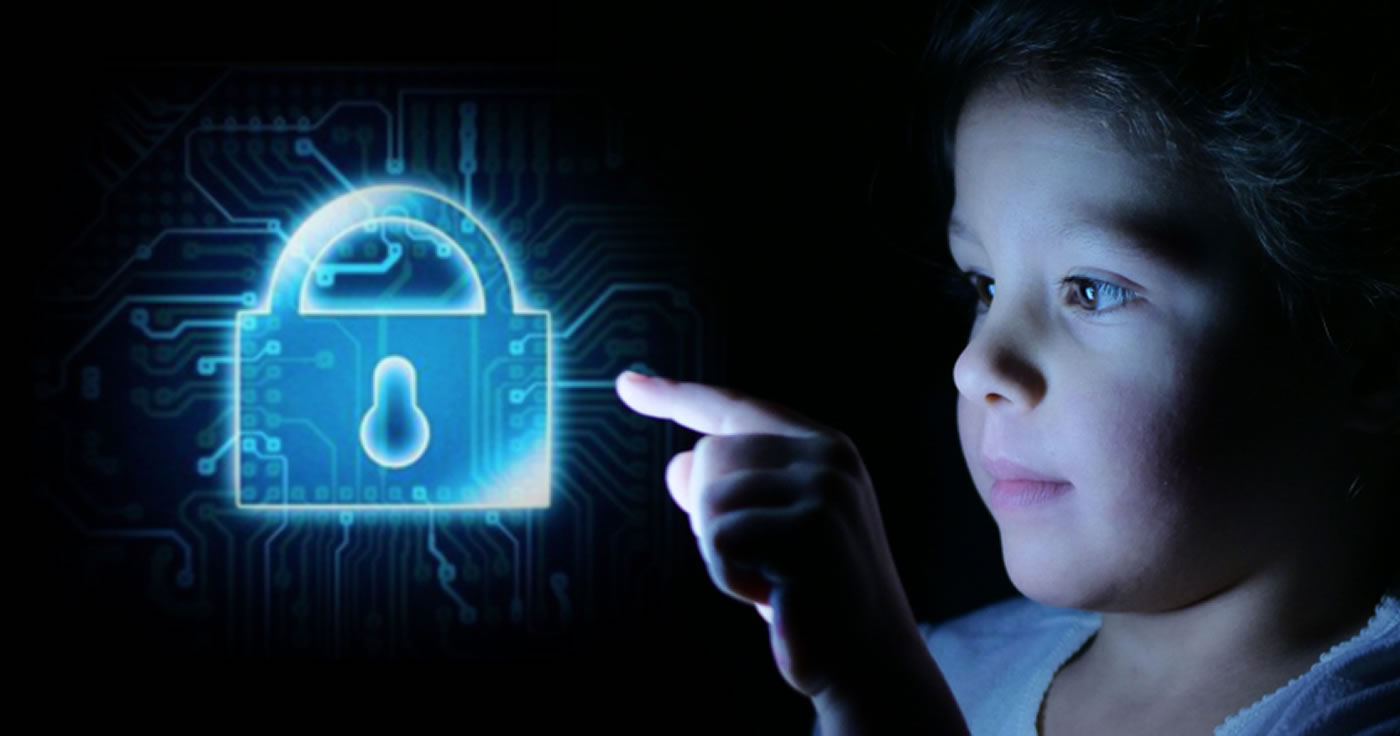 Das Internet: Ein sicherer Ort für Kinder? / Artikelbild: HQuality - Shutterstock.com