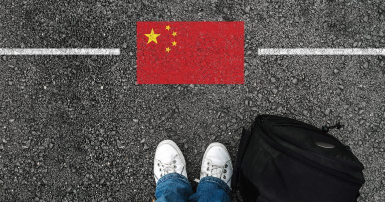 Grenzkontrollen in China: Behörden installieren heimlich Schnüffel-App!