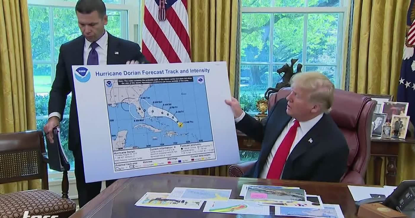 Donald Trump präsentiert manipulierte Wetter-Karte