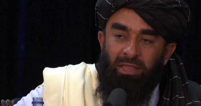 Taliban machen öffentlich Versprechungen in erster Pressekonferenz
