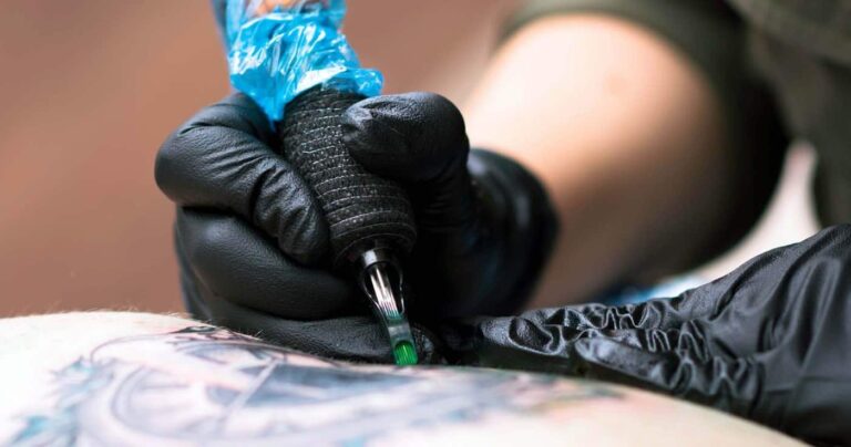 Keine bunten Tattoos mehr in der EU?