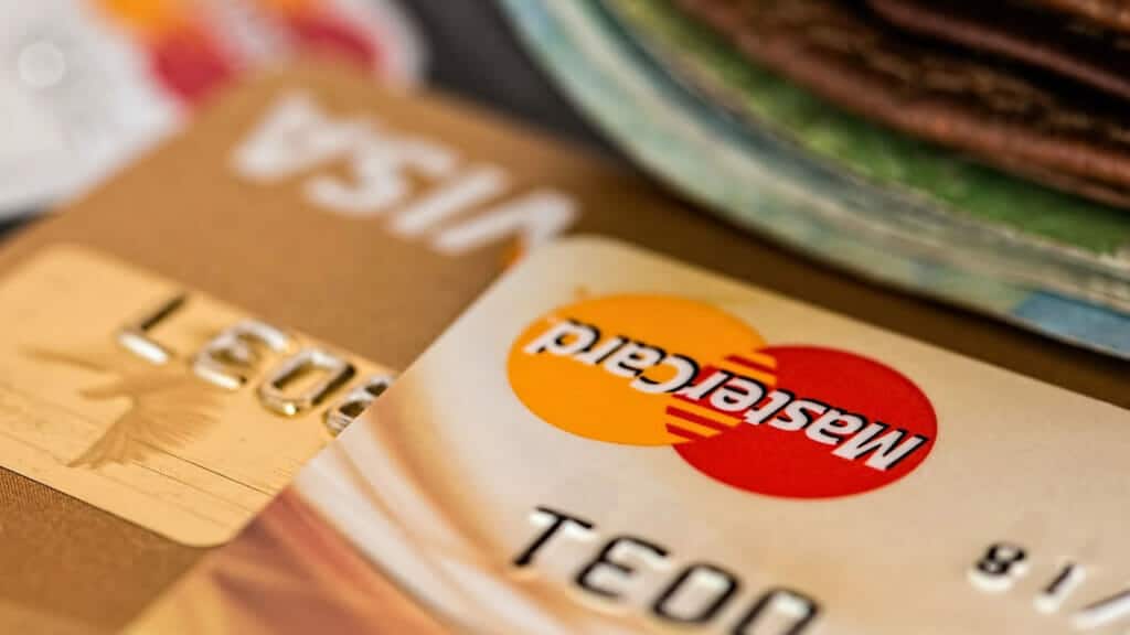 Kreditkartenbetrug: Vorsicht beim bargeldlosen Bezahlen