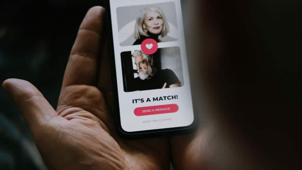 Krypto-Lovescam: Wenn Tinder-Matches Investment-Tipps geben / Artikelbild: Pexels