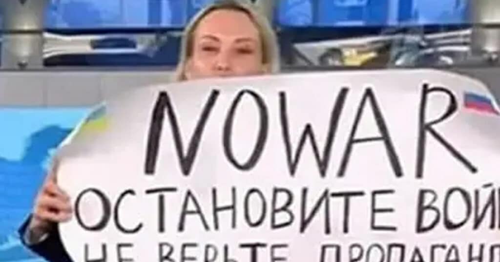 Journalistin Marina Owsjannikowa aus Hausarrest geflohen